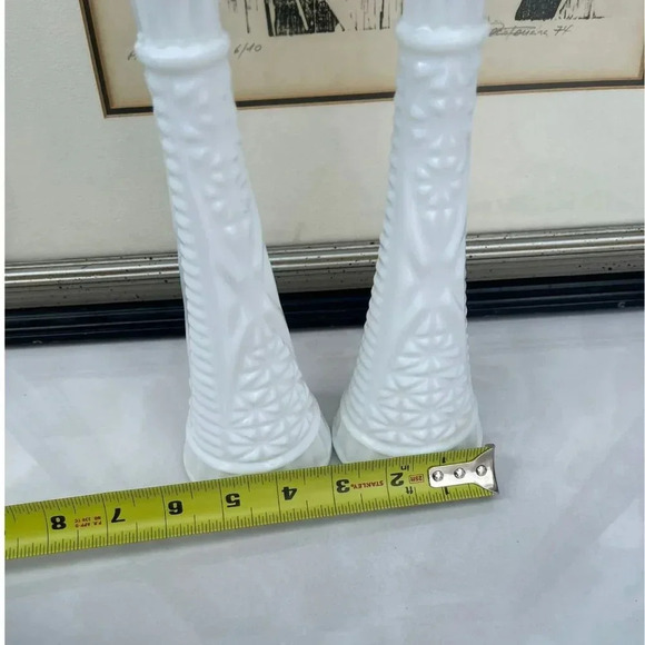 Vintage Collection Tall Milk Glass Single Stem Bud Vase White Sz 8" - Picture 4 of 8